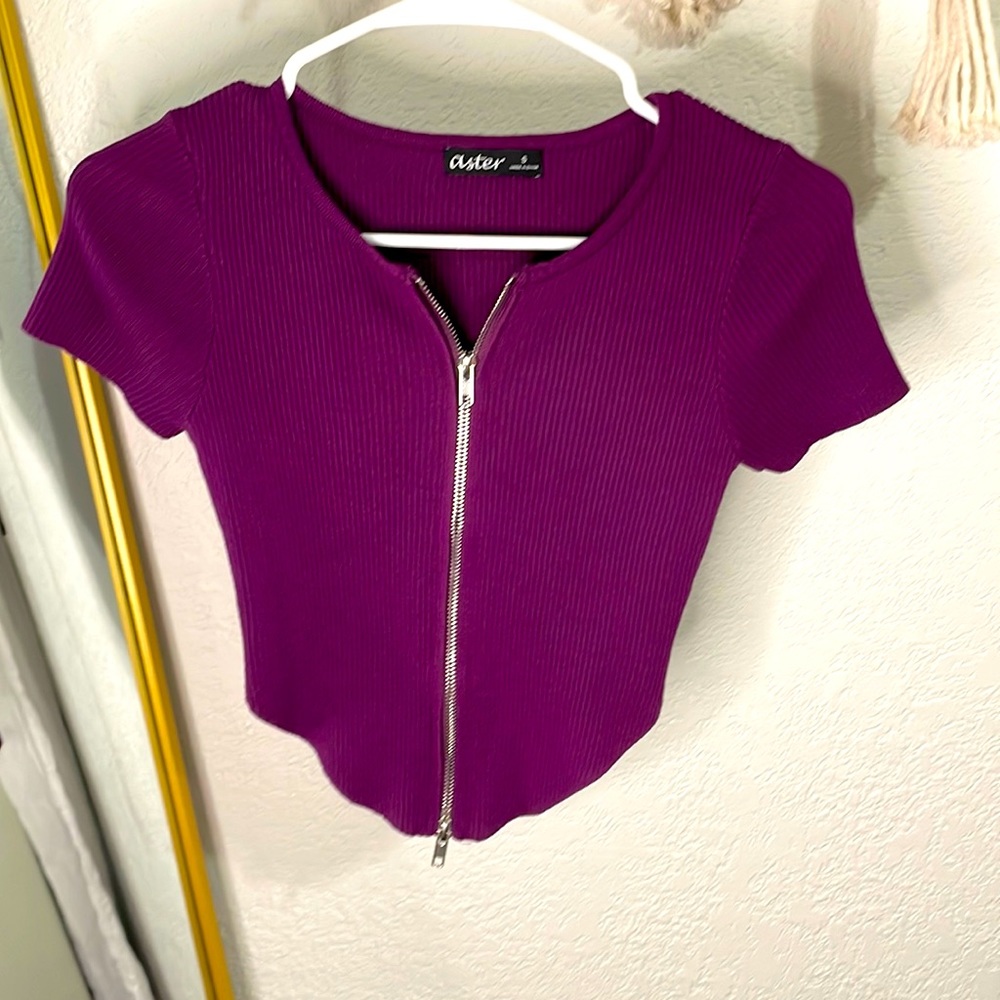purple V shaped crop top